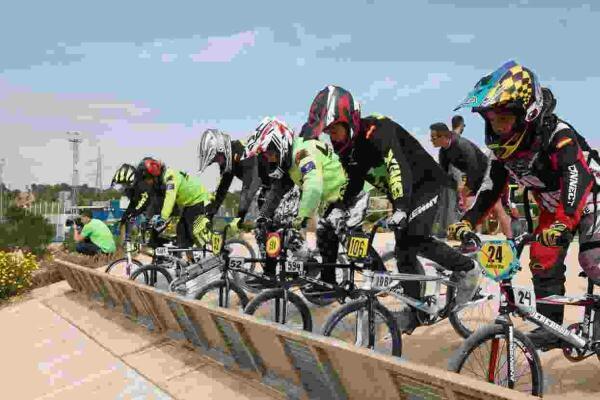 Doble p&oacute;dium nuciero en el Auton&oacute;mico de BMX en La Nuc&iacute;a