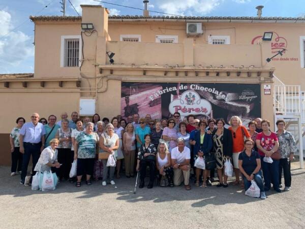 Un centenar de mujeres de AMFAR comparten una jornada sobre el empoderamiento de la mujer en la Vila Joiosa