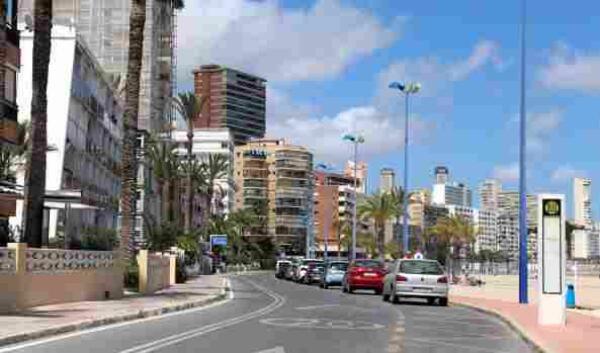 Benidorm completará el asfaltado de la primera línea de La Cala y de la prolongación de Beniardá
