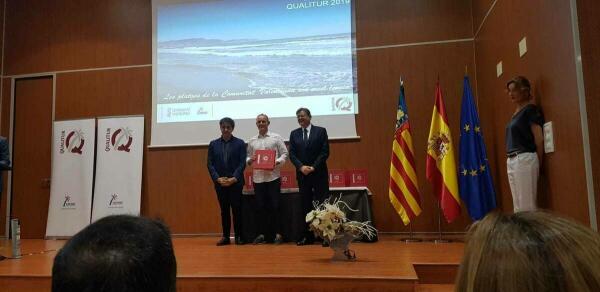 La Vila Joiosa recibe 10 banderas Qualitur 