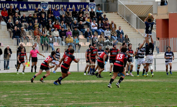 Sant Cugat asalta el feudo de Huesitos La Vila que pierde por primera vez en casa esta temporada 