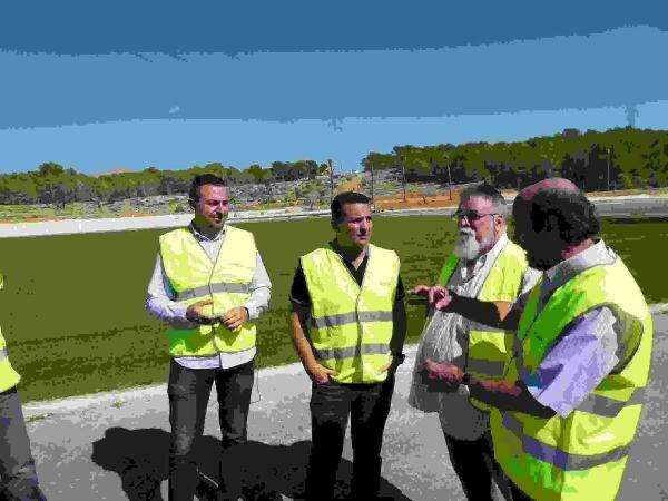 La Nucía · El presidente de la Federación Valenciana visita las obras del  Estadio de Atletismo