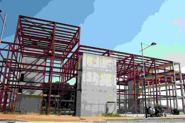   Callosa d’en Sarrià construirá una cubierta para tapar la estructura de hierro del que iba a ser su auditorio municipal  