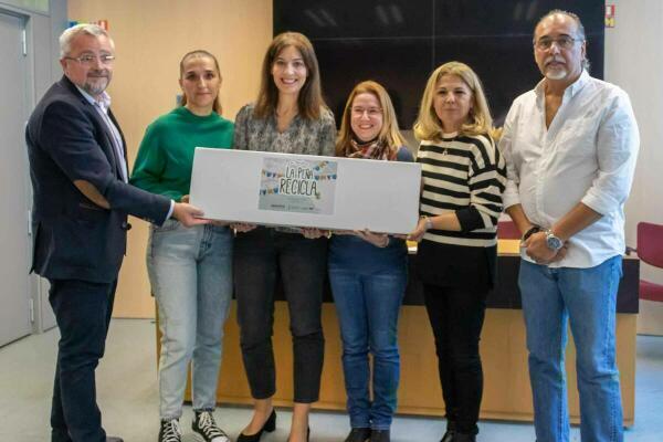 Benidorm y Ecovidrio entregan los premios a las peñas ganadoras de la campaña ‘La peña recicla’ de las pasadas Festes Majors Patronals