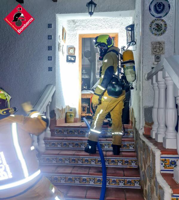 Se incendia una vivienda en L ´Alfàs del Pi.