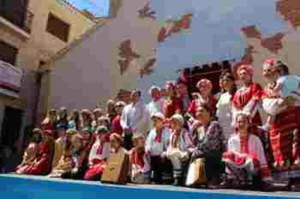 El alcalde de Finestrat reivindica el papel de las asociaciones y la importancia de participar en la vida local en el acto de la Carta Pobla y el D&iacute;a de Europa