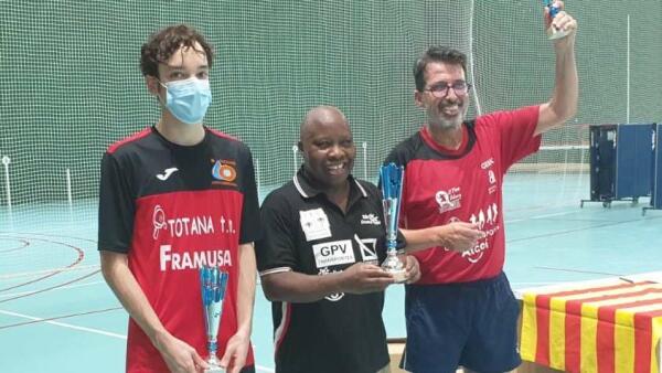 TitusOmotara se alza como campeón del “I Memorial Josep Bou” de tenis de mesa de la Vila Joiosa