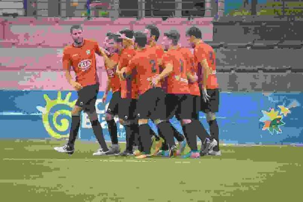 El C.F. La Nuc&iacute;a se enfrenta al Ol&iacute;mpic de X&agrave;tiva  el s&aacute;bado en el Camilo Cano