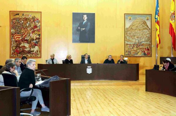 Benidorm lanza un nuevo plan de choque para el arreglo de desperfectos en la v&iacute;a p&uacute;blica 