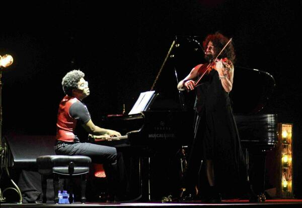 Un Ara Malikian poco cl&aacute;sico colma de emociones las Benidorm Summer Nigths. 