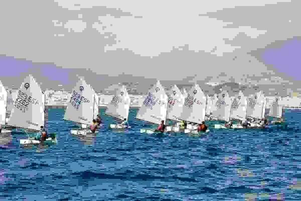 Altea &middot; M&aacute;s de 200 regatistas en el Open Clase Optimist &ndash; Trofeo Dictum Abogados