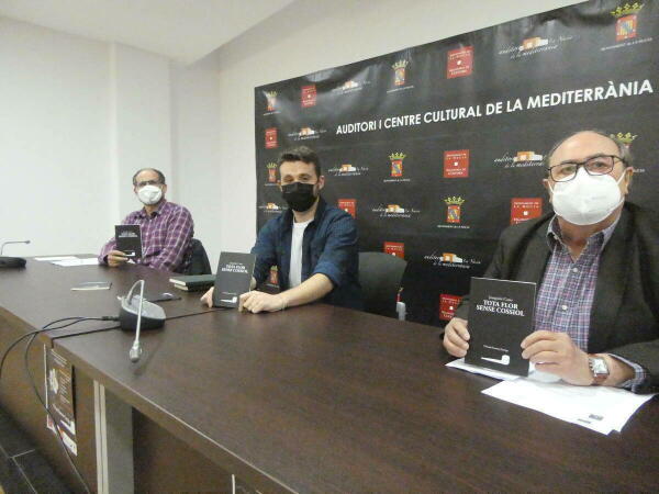 Joaquim Cano presentó su poemario “Tota flor sense cossiol”  