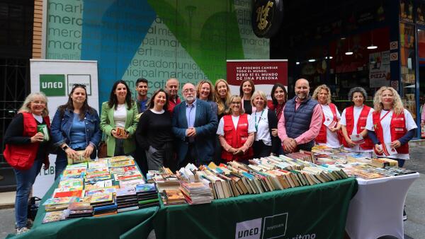 El Ayuntamiento se une a la iniciativa de la UNED &lsquo;Un libro x un kilo&rsquo; en favor de Coraz&oacute;n Expr&eacute;s