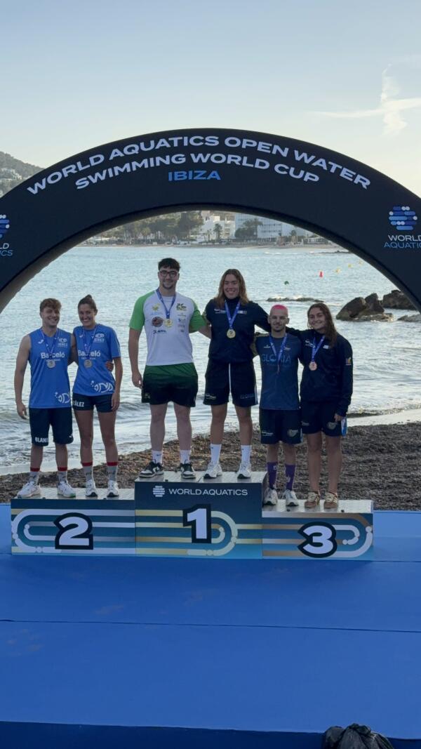 Miguel Bou &ldquo;repite&rdquo; oro nacional y oro en la Copa Mundo de Aguas Abiertas