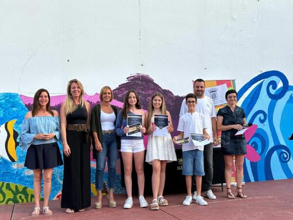 El Ayuntamiento premió al alumnado con mejor currículum académico de primaria 