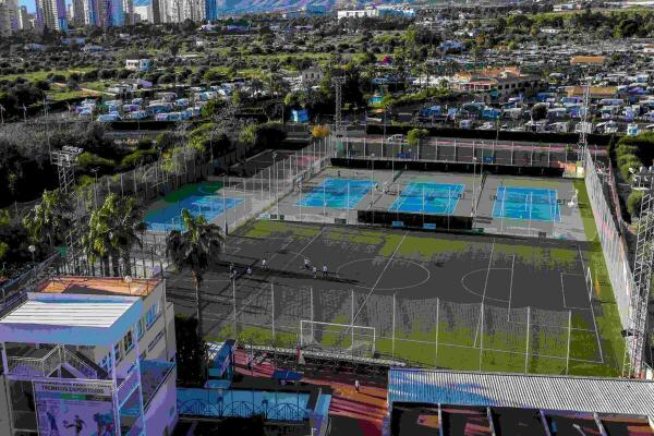 Las instalaciones deportivas del Lope de Vega reciben un reconocimiento por parte de  la C&aacute;tedra del Deporte de la UPV en la nueva normalidad.