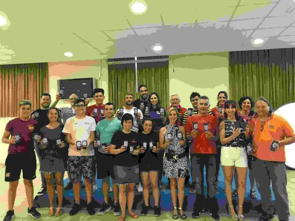 La Nucía // Igualdad entrega vasos y sombreros por unas   “Fiestas Libres de Agresiones Sexistas” 