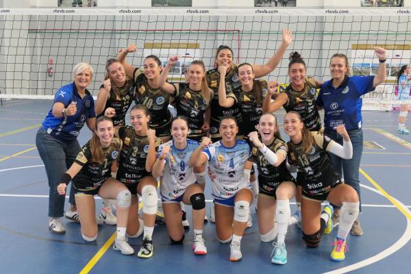 El Servigroup Playas de Benidorm se lleva un emocionante derbi comarcal en el tie-break ante el Camporrosso Finestrat Medsur (2-3) 