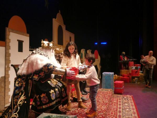 Los Reyes Magos repartieron regalos e ilusión en La Nucía 