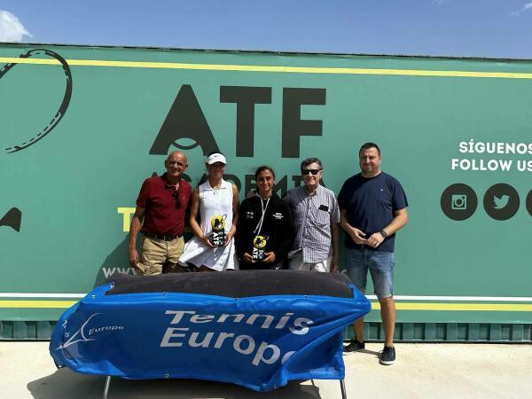 Sofia Kocisova e Ian Barroeta, campeones del “David Ferrer Europe Junior U14”