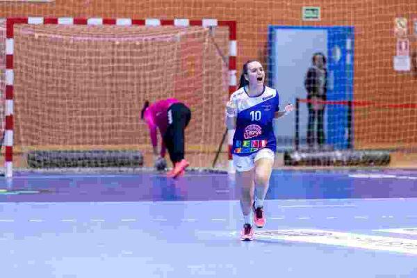 DHP FEM &middot; Las chicas de Plata comienzan sus partdos de pretemporada 