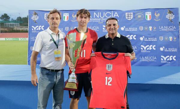 Inglaterra gana el Torneo sub 20 de La Nuc&iacute;a tras ganar a Alemania 