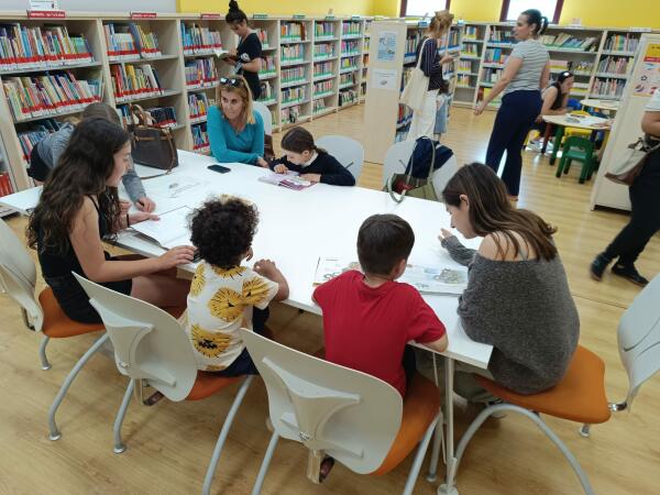 Gran &eacute;xito del &ldquo;D&iacute;a del Libro&rdquo; en Caravana con l&rsquo;Hora del Conte 