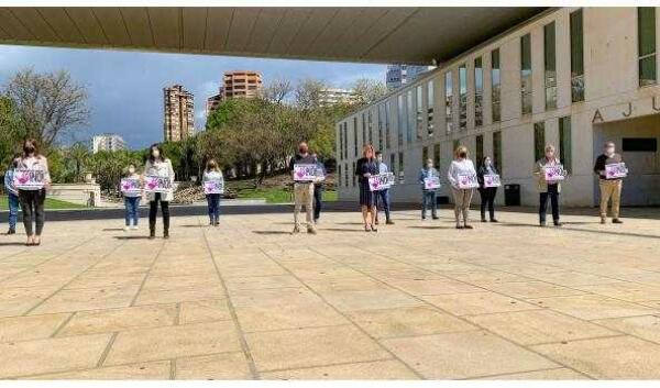 Benidorm convoca un minuto de silencio por la mujer asesinada el lunes en la Bisbal del Penedès 