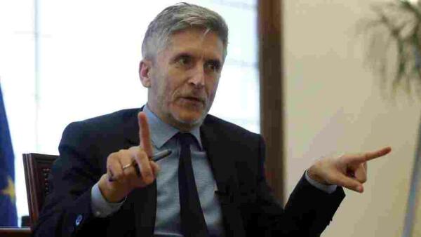 Marlaska exige a Torra poder hablar de los lazos amarillos en la Junta de Seguridad de Catalu&ntilde;a
