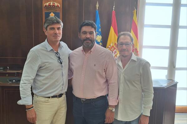 El Alcalde Marcos Zaragoza recibe al senador de República Dominicana Rafael Barón Duluc Rijo