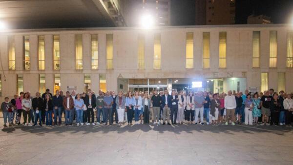 Benidorm guarda un minuto de silencio por las v&iacute;ctimas del accidente de Urda y se suma al luto nacional de tres d&iacute;as