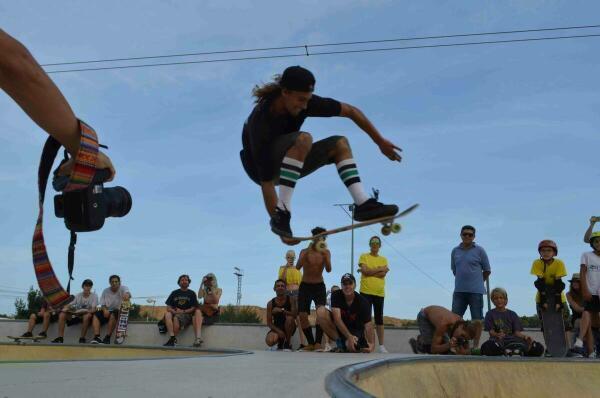 24 &ldquo;skaters&rdquo; participan en I Campeonato de Skate Karimba en la Nuc&iacute;a  