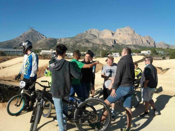 Riders alemanes eligen el Circuito de BMX de La Nuc&iacute;a  para su stage invernal