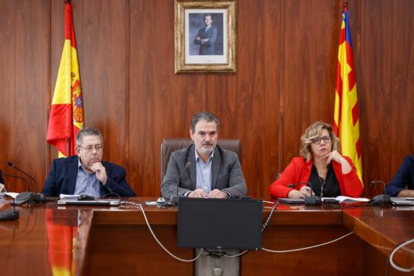 El pleno de l'Alfàs aprueba la moción conjunta de todos los grupos políticos contra la violencia de género 