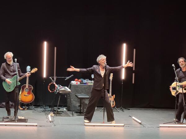 Elefantes hizo cantar y bailar al público de l’Auditori 