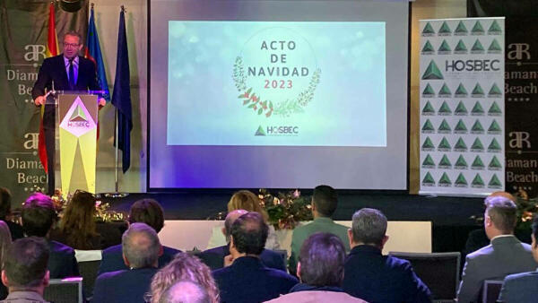 El alcalde de Benidorm acompaña a Hosbec en su tradicional encuentro de Navidad 