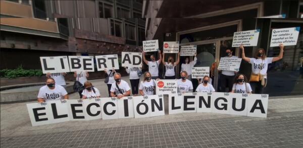 HABLAMOS ESPAÑOL SALE A LAS CALLES DE CATALUÑA PARA REIVINDICAR LA LIBERTAD DE ELECCIÓN DE LENGUA 14-10-2021