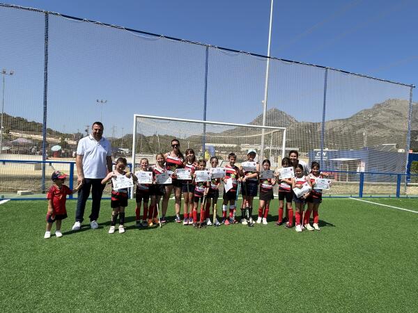 El Club Hockey La Nucía finalizó la temporada con jornada de convivencia