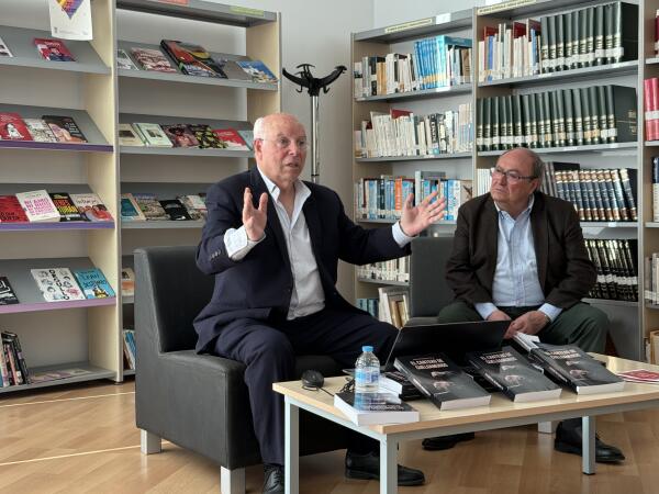 Manuel Sánchez presentó su novela “El Cantero de Cuelgamuros”