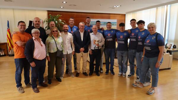 El alcalde recibe al Servigroup Playas de Benidorm tras su ascenso a la Superliga masculina de voleibol