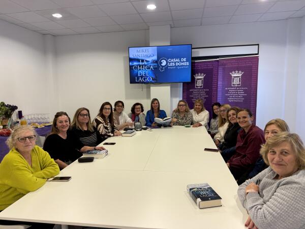 El Club de Lectura de Igualdad continua su actividad con &ldquo;La Chica del Lago&rdquo; 