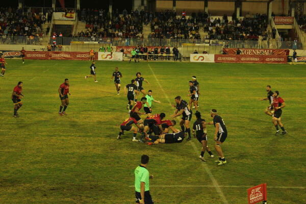 Alrededor de 2000 personas llenan el campo municipal El Pantà en la final del campeonato “La Vila International Rugby Cup” 