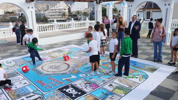Benidorm crea el ‘Juego de la Gaviota’ para difundir su historia y espacios emblemáticos entre los más jóvenes