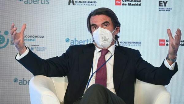 Aznar ve los indultos a los presos del procés como una invitación al "suicidio" del Estado