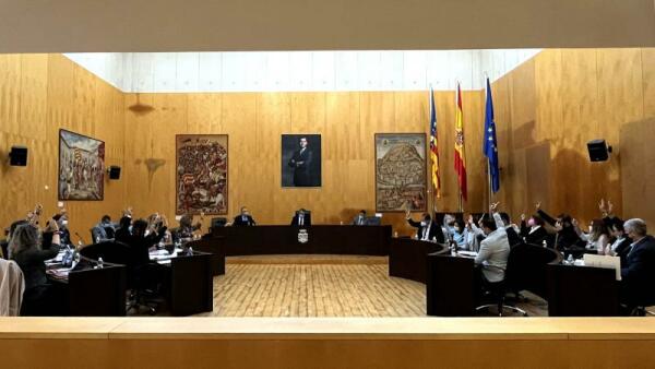 La Corporación municipal y el personal eventual renuncia a la subida salarial aprobada por el Gobierno de España 