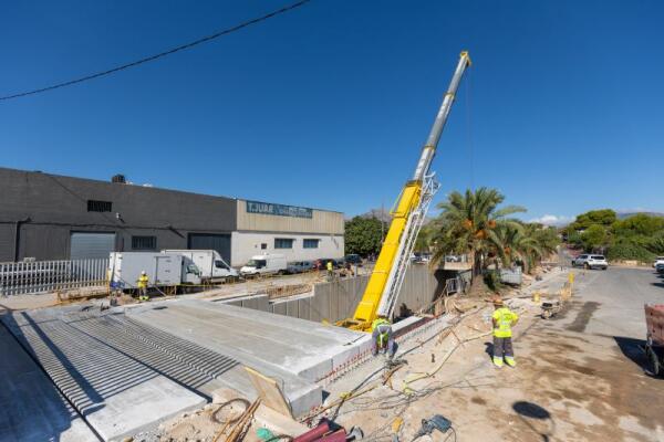 Continúan las obras de ampliación de la plataforma de acceso al apeadero del TRAM de l’Albir incluidas en la EDUSI