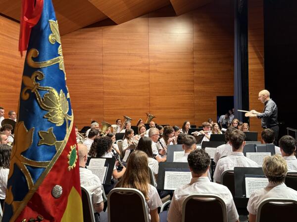 Música y danzas se unieron en el “Concert 9 d’octubre” de la Unió Musical  