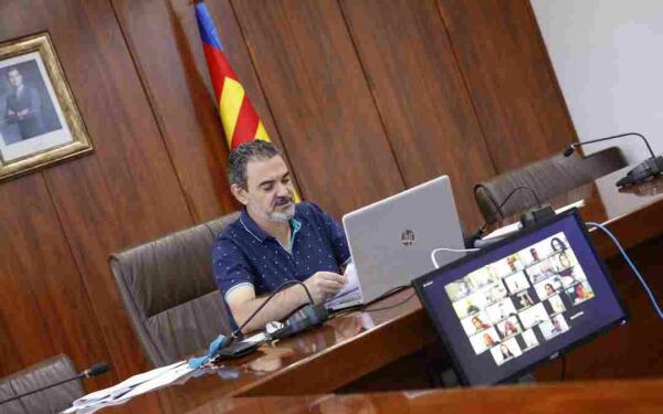 L&rsquo;Alf&agrave;s guarda 1&rsquo; de silencio como rechazo al &uacute;ltimo asesinato de violencia de g&eacute;nero