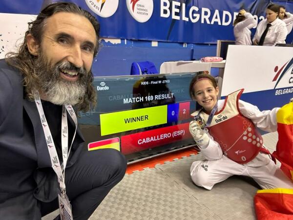 Podio Paula Caballero-Campeona Europa Taekwondo 