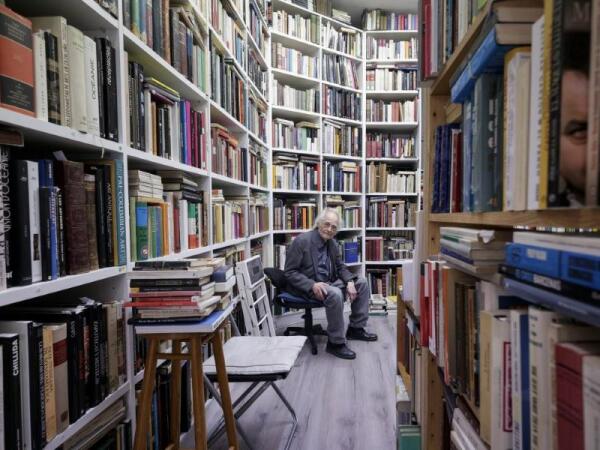 Cuando un ataque al corazón te empuja a vender una colección de 12.000 libros